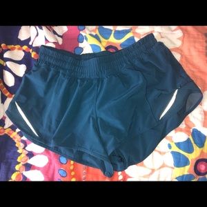 Lululemon Hotty Hot II 2.5” Short.